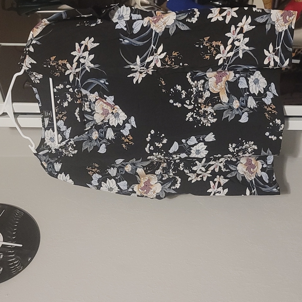 Floral short sleeve blouse